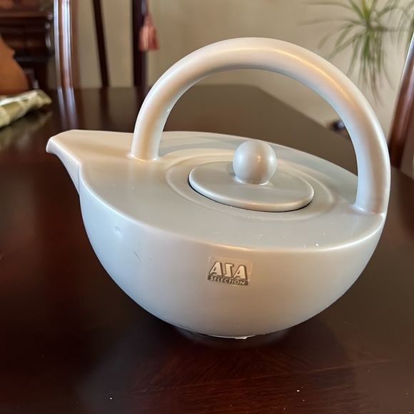AZA Modern Teapot made in Portugal color light gray Ceramic Teapot - Picture 4 of 15